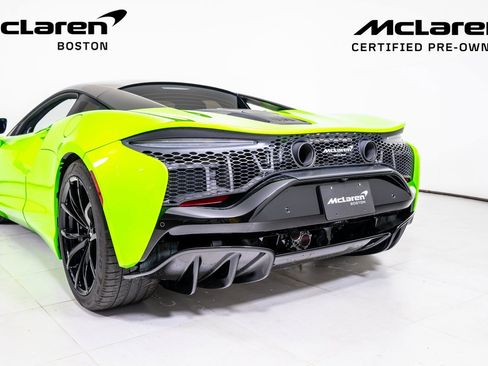 Used 2024 McLaren Artura image 10