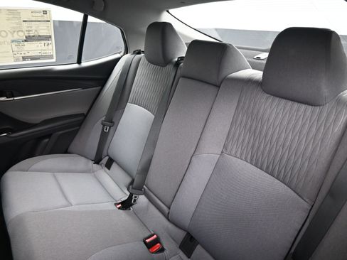 Used 2025 Toyota Camry LE w/ Convenience Package image 16