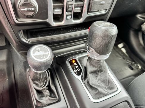Used 2021 Jeep Wrangler Unlimited Sport AWD/4WD image 27