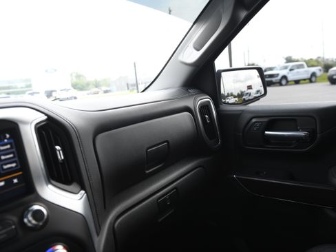 Used 2021 GMC Sierra 1500 SLT w/ SLT Premium Plus Package AWD/4WD image 16
