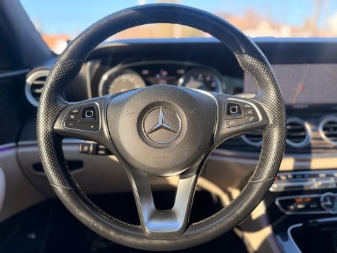 Used 2017 Mercedes-Benz E 300 4MATIC image 22