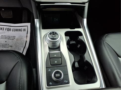 Used 2023 Ford Explorer XLT w/ Equipment Group 202A image 13