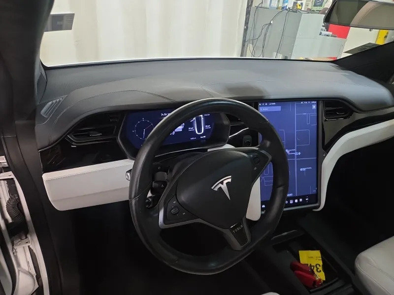 Used 2020 Tesla Model X Long Range AWD/4WD image 8