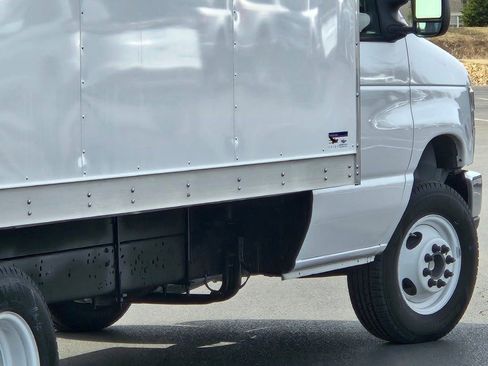 New 2026 Ford E-450 and Econoline 450 Super Duty w/ Power Equipment Group RWD image 9