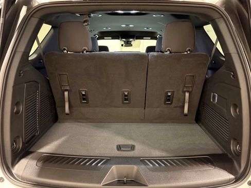 Used 2024 Chevrolet Tahoe LS RWD image 10
