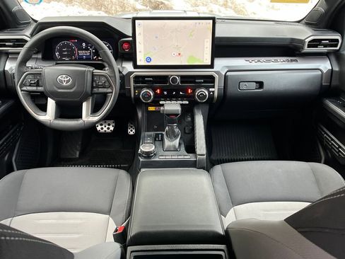 Used 2025 Toyota Tacoma TRD Sport w/ TRD Sport Upgrade Package image 13