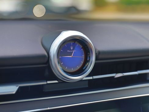 New 2024 Maserati Grecale GT image 26