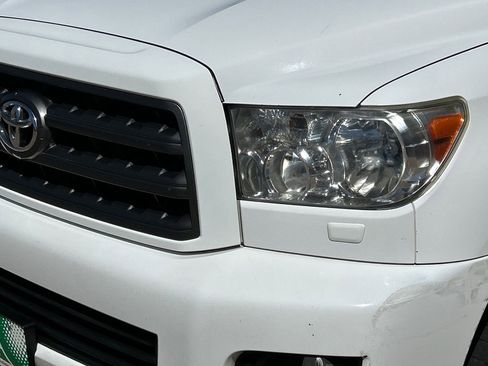 Used 2013 Toyota Sequoia SR5 w/ Sport Appearance Pkg AWD/4WD image 16