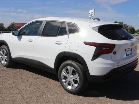 New 2026 Chevrolet Trax LS FWD image 5