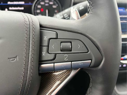 Used 2025 Cadillac XT6 Sport w/ Platinum Package image 11