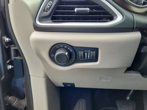 Used 2023 Chrysler Voyager LX FWD image 26
