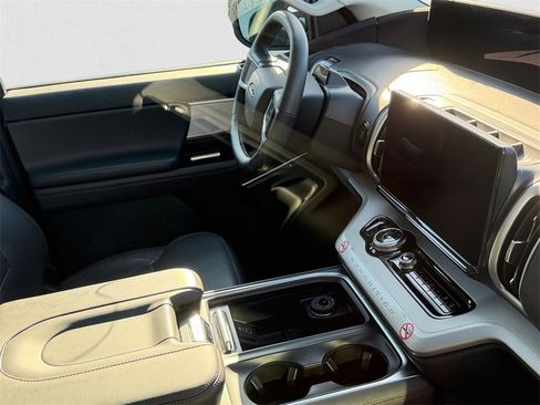 Used 2025 Ford Expedition Max Active image 7