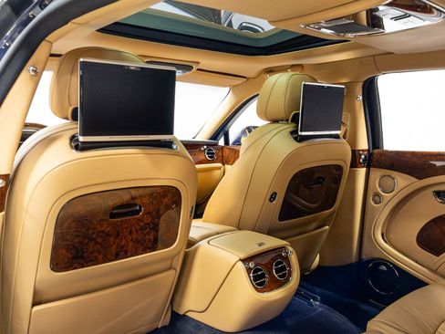 Used 2017 Bentley Mulsanne image 41