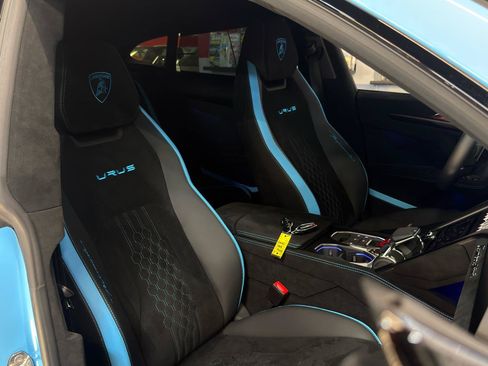 Used 2024 Lamborghini Urus Performante AWD/4WD image 32