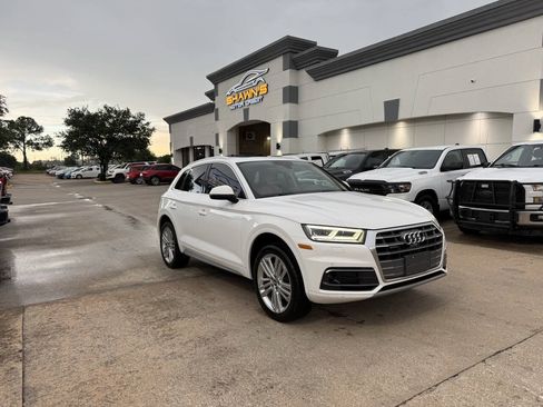 Used 2018 Audi Q5 Prestige w/ Prestige Package AWD/4WD image 2