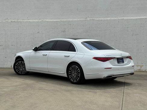 Used 2025 Mercedes-Benz S 580e 4MATIC Sedan image 3