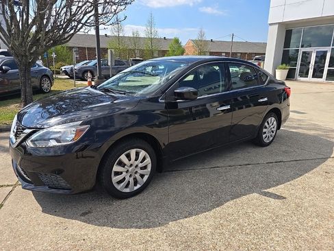 Used 2017 Nissan Sentra SV image 10