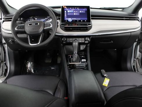 Used 2024 Jeep Compass Limited AWD/4WD image 9