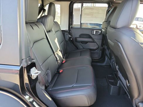 New 2026 Jeep Wrangler Unlimited Rubicon w/ Technology Group image 19