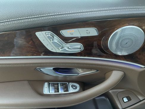 Used 2017 Mercedes-Benz E 300 4MATIC image 30