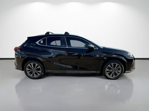 Used 2022 Lexus UX 200 F Sport w/ Accessory Package (Z1) image 2