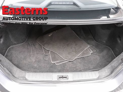 Used 2025 Nissan Sentra SR FWD image 9