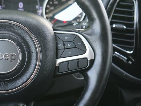 Used 2019 Jeep Compass Latitude FWD image 14