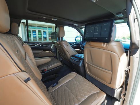Used 2021 Cadillac Escalade Sport w/ Driver Assist Tech Package AWD/4WD image 41
