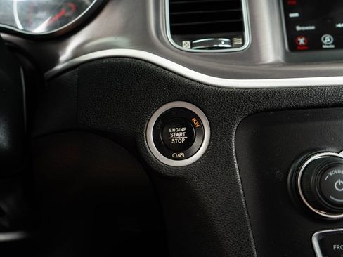 Used 2020 Dodge Charger SXT w/ Leather Interior Group RWD image 29