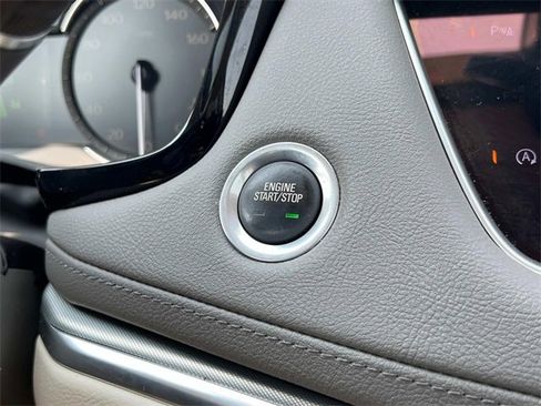 Certified 2022 Cadillac XT5 Premium Luxury image 30