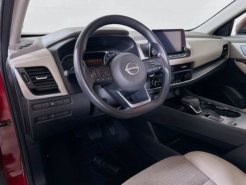 Used 2023 Nissan Rogue SV FWD image 9