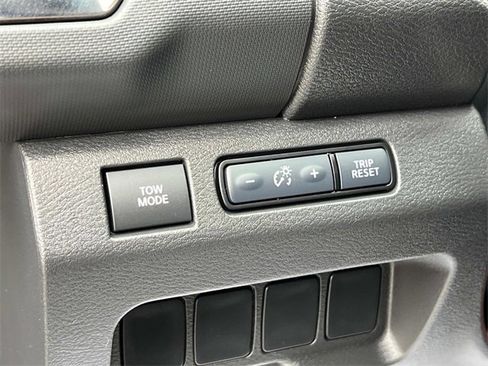 Used 2024 Nissan Frontier PRO-4X w/ Off-Road Protection Package image 32