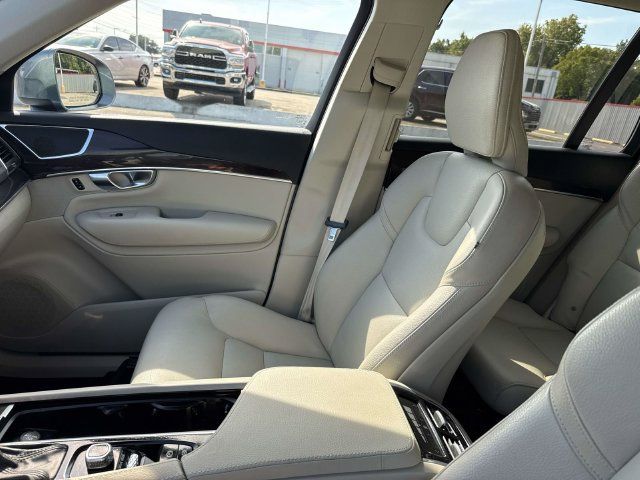 Used 2019 Volvo XC90 T6 Momentum AWD/4WD image 18