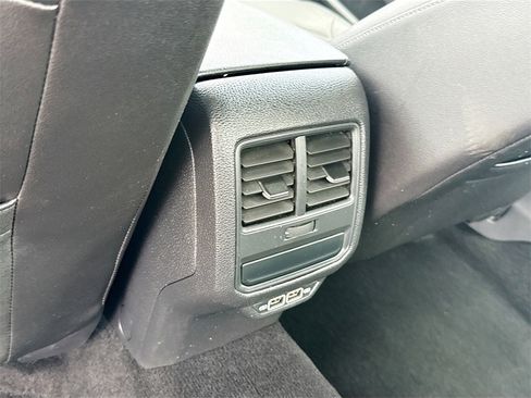 Used 2020 Volkswagen Passat 2.0T SE image 29