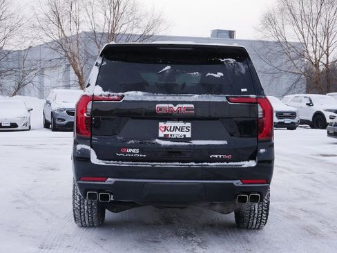 Used 2025 GMC Yukon XL AT4 image 6