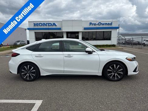 Certified 2024 Honda Civic EX-L image 1