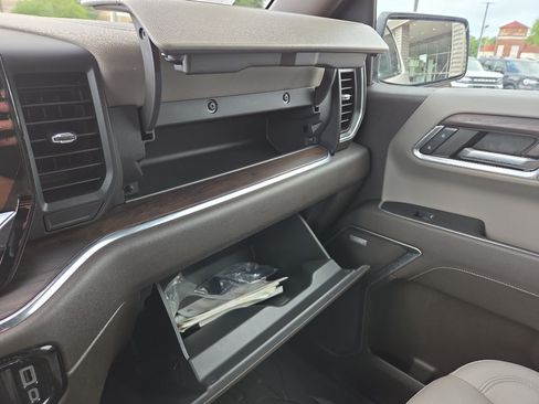 Used 2024 GMC Sierra 1500 SLT AWD/4WD image 30