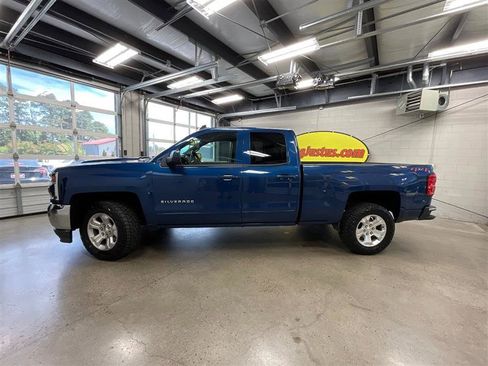 Used 2018 Chevrolet Silverado 1500 LT w/ All Star Edition AWD/4WD image 2