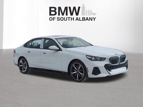 New 2026 BMW 530i xDrive w/ M Sport Package image 8