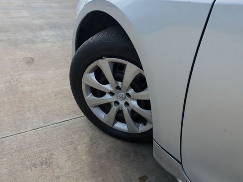 Used 2024 Toyota Corolla LE image 10