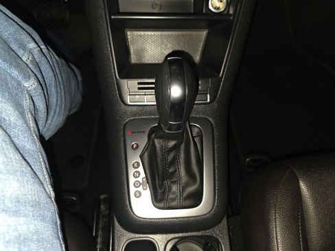 Used 2013 Volkswagen Tiguan SE image 23