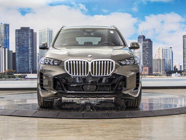 Used 2026 BMW X5 xDrive40i w/ M Sport Package AWD/4WD image 3