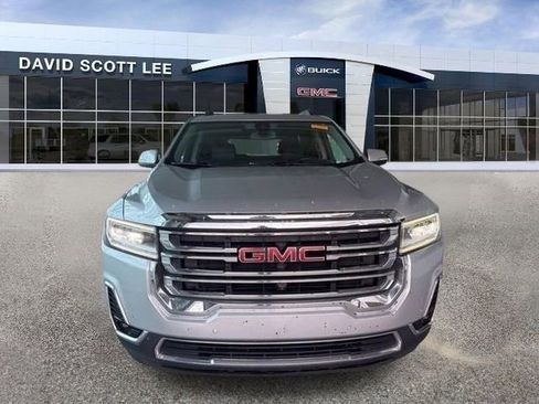 Used 2020 GMC Acadia SLT w/ Driver Alert Package II FWD image 2