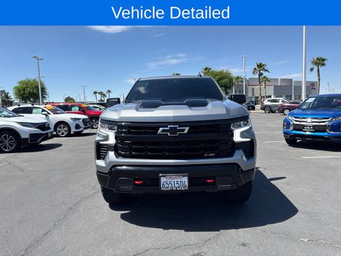 Used 2025 Chevrolet Silverado 1500 LT Trail Boss w/ LPO, Dark Essentials Package AWD/4WD image 2