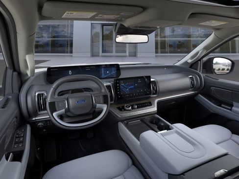 New 2025 Ford Expedition Platinum w/ Platinum Ultimate Package image 9