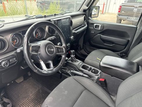 Used 2020 Jeep Gladiator Sport w/ Quick Order Package 24S AWD/4WD image 4
