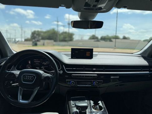 Used 2017 Audi Q7 3.0T Prestige image 9