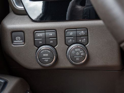Used 2026 Chevrolet Silverado 1500 LTZ w/ Z71 Off-Road Package AWD/4WD image 26