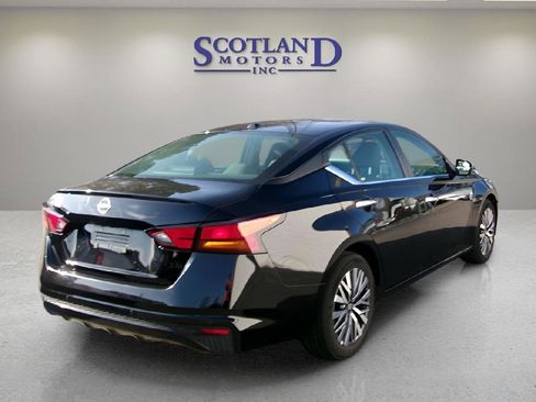 Used 2025 Nissan Altima 2.5 SV FWD image 6