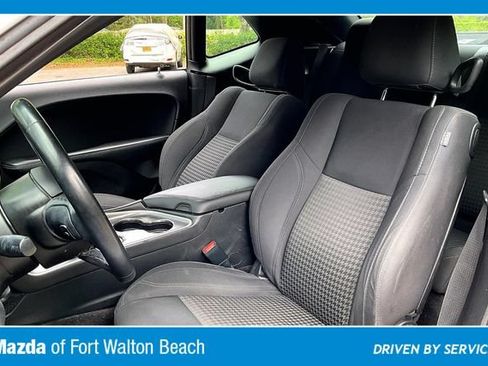 Used 2019 Dodge Challenger SXT RWD image 17
